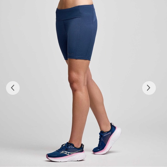 BNWT Saucony Women’s Fortify 6” Shorts - Picture 4 of 10